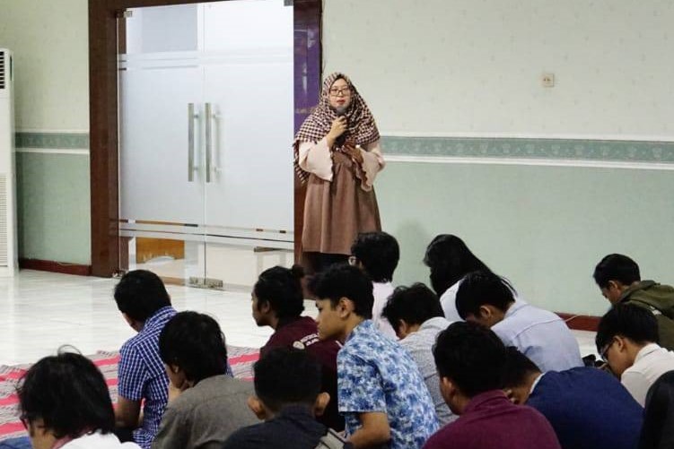 Sosok Deny Arnos Kwary Ph.D dalam Kenangan Almira, Sang Asisten Peneliti